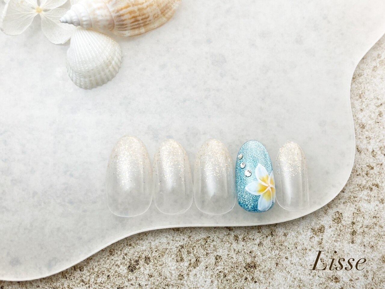 2026年冬トレンド】プルメリアのネイルデザイン集｜人気順