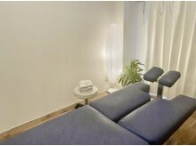 mano【小顔矯正/リンパマッサージ/筋膜リリース】/ライトダウンしたサロンルーム