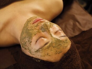 ビジュープラス 筑西下館店(Bijou+)の写真/【エリア希少】当店人気ハーブピーリング!気になる毛穴・肌荒れケアをし陶器のようなきめ細やかなお肌に