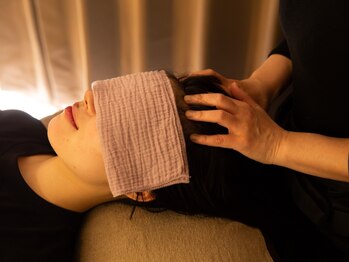 yplaceドライヘッドスパ/肩こり/リンパ/オイルマッサージの写真/《満足度をお求めの方に》マシンを使用しないオールハンドの丁寧な施術が特徴★本物志向のあなたに◎