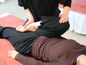 全身もみほぐしみらく 岐阜六条店 &nbsp;[リンパマッサージ・足つぼ・ヘッドスパ・肩こり]の写真/他店とは一味違う高技術で、お身体の疲れもスッキリ癒やされる♪【全身もみほぐし30分1530円】