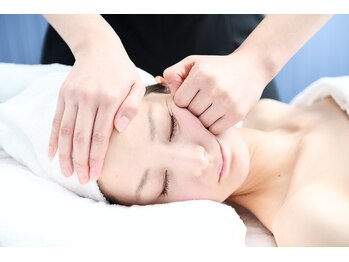 レナータ バイ アフロスクィーン(Renata by Aphros Queen)/Renataオリジナル小顔マジック