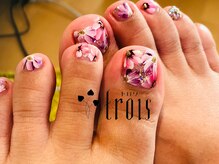 トロワ 中目黒(trois)/オール手描きコスモス