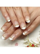 リマ(Lima)/白フレンチネイル