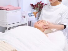 イエローウィーン(YELLOWEEN.)の雰囲気（完全オールハンド施術手技で触れながら原因を捉え結果を出します）