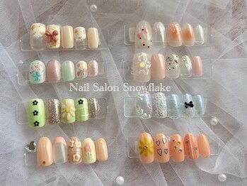 スノーフレーク(Snowflake)の写真/【韓国トレンドアート定額】甘すぎないかわいさが大好評♪韓国っぽガーリーネイルで抜け感のある指先！