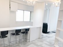 カルフールノア 草加駅西口店(Carrefour noa)/待合スペースもおしゃれな空間