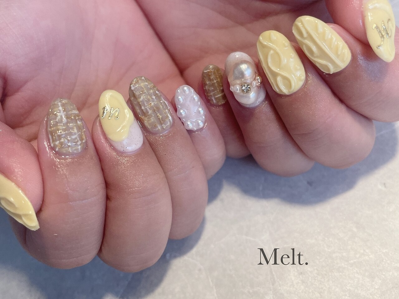 2025年-2026年冬トレンド】スタンプのネイルデザイン集｜人気順