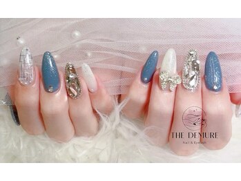 ザ デミュア 銀座店/上品ネイル