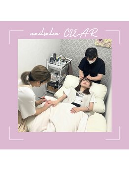 クリア(CLEAR)の写真/忙しくてなかなかサロンに行けない方必見！！ネイル＆アイラッシュ同時施術で時間を短縮◎