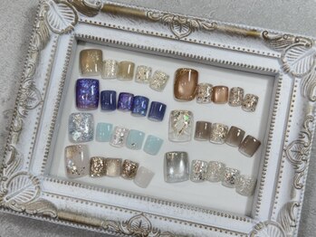 ネイルサロン ラグジェ(Nailsalon LUXE)の写真/丁寧なケアで口コミ高評価◎季節のトレンド多数！カラー300種類以上【写真: うるキラFOOTジェル¥7990】