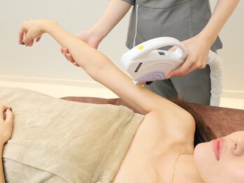 レイジュ(reiju)/ルミクスa9脱毛施術風景