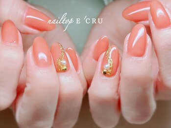 ネイルトップエクル(nail top E CRU)/