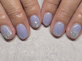 パープルの爪屋/淡いブルー×繊細ラメ×シェル