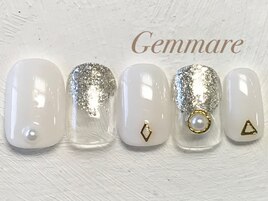 キラキラフレンチネイル