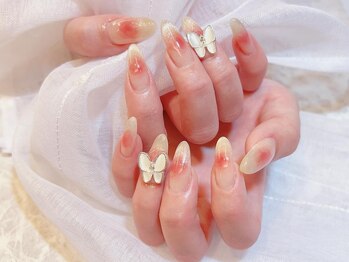 ネイルサロン デコール(NAIL SALON Decor)/チークマグネット蝶ネイル