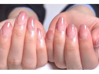 アイリス(iris)の写真/強度と艶にこだわり◎肌に溶け込むカラーで、手元を美しく♪