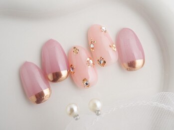 ホワイトネイル 梅田店(WHITE NAIL)の写真/カラー・パーツ種類豊富！定額デザインが人気で理想の指先へ導くサロン体験を◎
