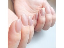 爪質補正トリートメントジェルで爪を保護しながら自爪を育てます