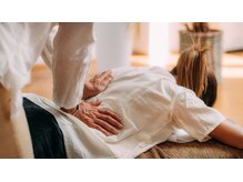 のなか整体院の雰囲気(関節の圧力を高める。骨や軟骨を整え、歩きやすい身体づくり)