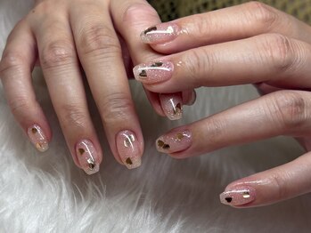 ビー ユー ネイル(Be You Nail)の写真/個室で過ごす贅沢な時間。ちゅるんとした綺麗めネイルで、シンプルだけどちゃんとかわいい指先に☆