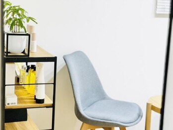 サロン スリーバイエス(salon THREE/S)/待ち合い席