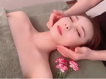 エンジェルビューティー(Angel Beauty)の写真/小顔も美肌も叶える！人気の石膏パックは圧倒的保湿力&持続性で乾燥した肌にたっぷりの栄養と潤いをチャ-ジ