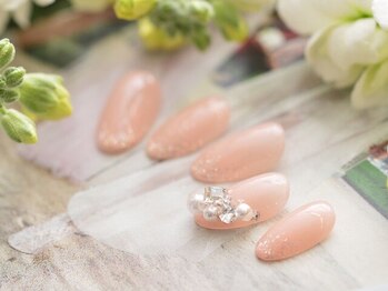 ジスト 豊中店(JIST)の写真/【パラジェル使用】カラー200色以上ご用意!艶/形/モチにこだわるからシンプルだけど周りと差がつく指先に♪