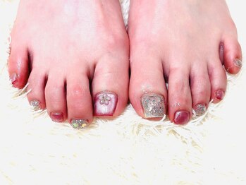 シチ ネイル(shichi nail)/フットシンプルデザイン