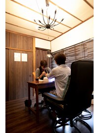 《店内》 salon2Fスペース
