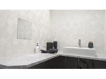 ロビナ(Lovina)の雰囲気（パウダールームを2部屋完備！施術後のお直しにご利用ください。）