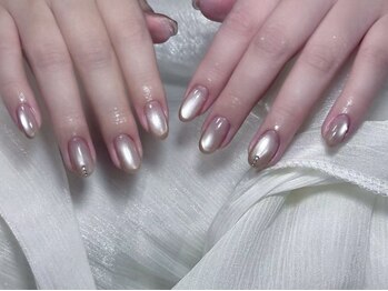 ユー(U)の写真/【ワンカラー¥4000～/持ち込みデザイン¥7000～】人気の艶カラー・マグネット・パーツ豊富◎艶めくネイルを!