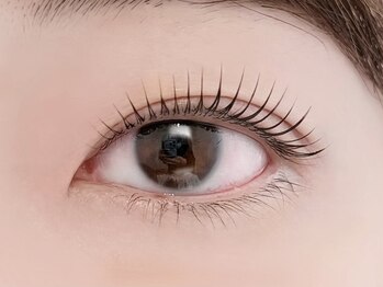 オヒメアイラッシュ 新宿(ohime eyelash)の写真/目元や顔に自然に馴染む長さやカールをデザイン♪ナチュラルマツエク～韓国束感まつげパーマでトレンド目元