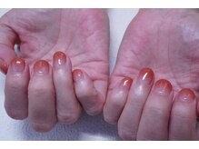 プチリリィ(Petit Lily)/ショートネイルにグラデーション