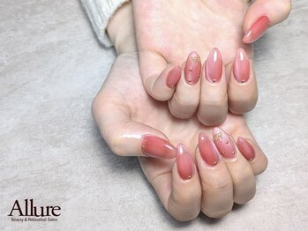 アリュール(Allure)の写真/駅チカ好立地のプライベートサロン☆上品なニュアンスデザイン多数♪派手なネイルが出来ない方もオススメ◎
