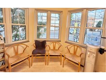 落ち着いた雰囲気の待合です。