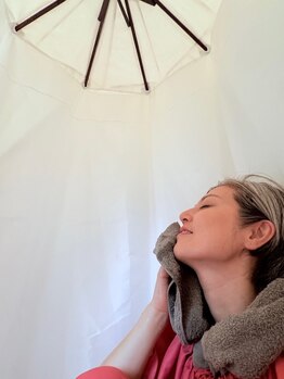 まつげ屋 本店の写真/寝苦しい夜の睡眠の質を高めるには【アロマ】と【よもぎ蒸し】が◎首肩背中の疲れをアロマですっきり♪