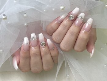 リベラ 一宮店(Libera)の写真/キレイに自爪を伸ばしたい方、折れてしまった方必見！長さだしで韓国ネイル・ワンホンネイルも楽しめる♪