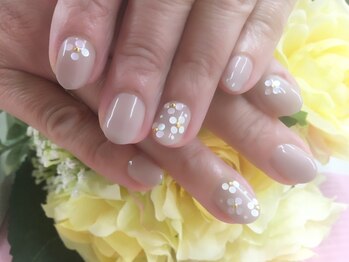プルミエ ネイル(Premier Nail)/ホロのお花ネイル☆グレージュ