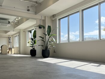 オーケー(OKAY)/スタジオ内観【ピラティス】