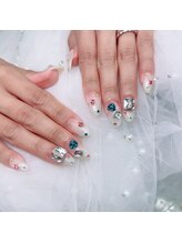 アートネイル ギャラリー(Art nail Gallery)/キラキラビジューで華やかネイル