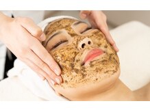 エムリシェ(M.riche)/ハーブピーリングで肌質改善☆