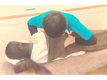 おおいし整骨院/当院での骨盤矯正の施術です