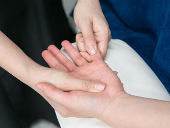 アリエス 渋谷/ハンドマッサージでリラックス