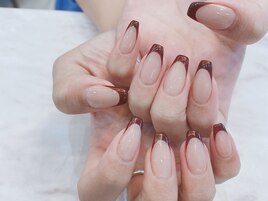 ボルドーフレンチネイル