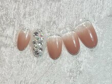 カシータ(casita)/キラキラ縦ビジューネイル