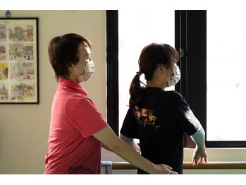 健康塾キューオーエル 恵比寿(QOL)/お客様とのセッション風景