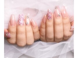 ピンクチェックネイル