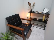 トトノウダケデの雰囲気（施術後にメイク直しで使っていただけます。）