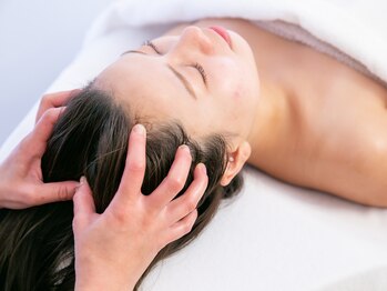 エビアス(Evias)/パック中はヘッドマッサージ